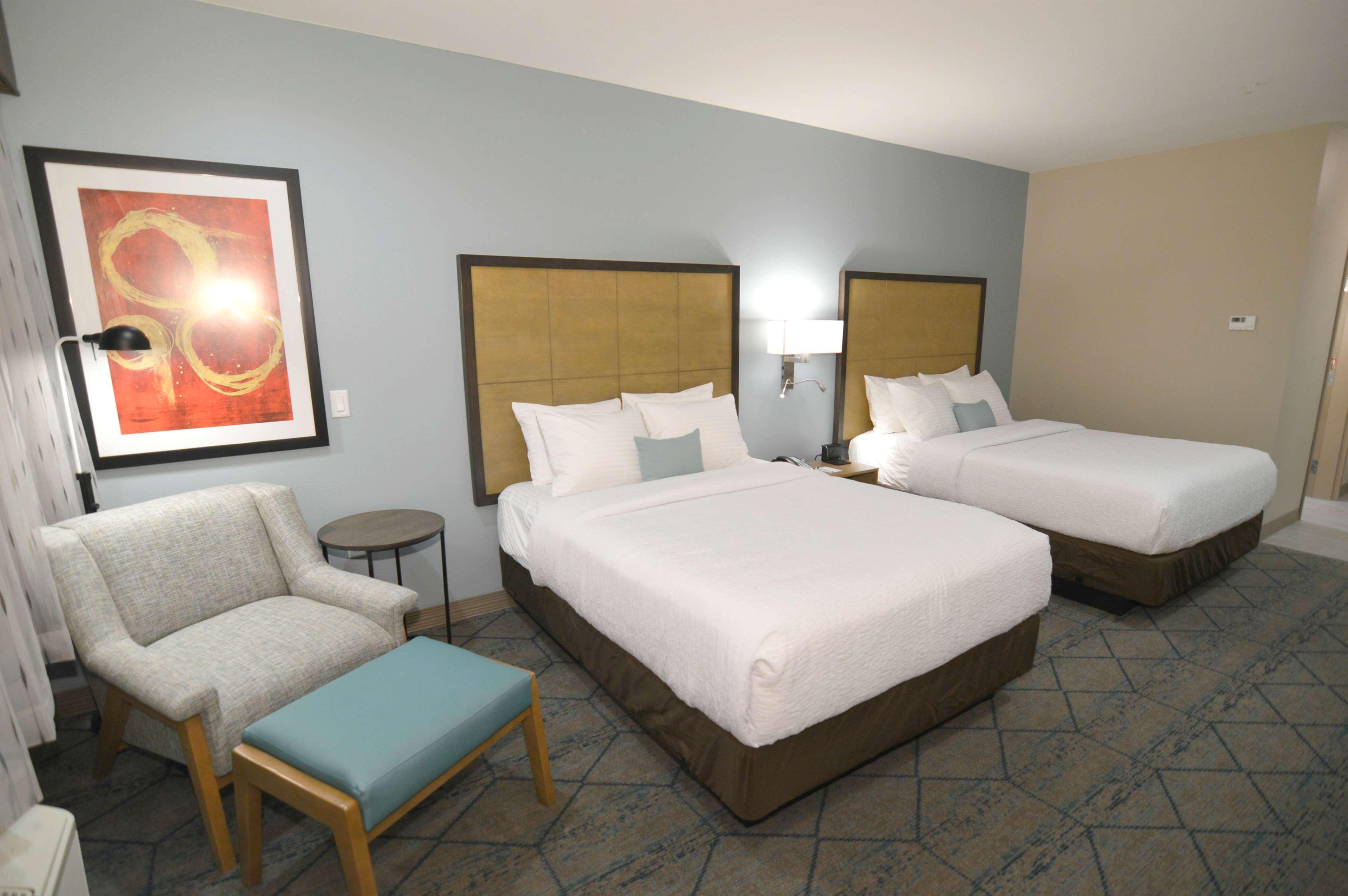 Best Western Plus Pleasanton Hotel Exterior photo