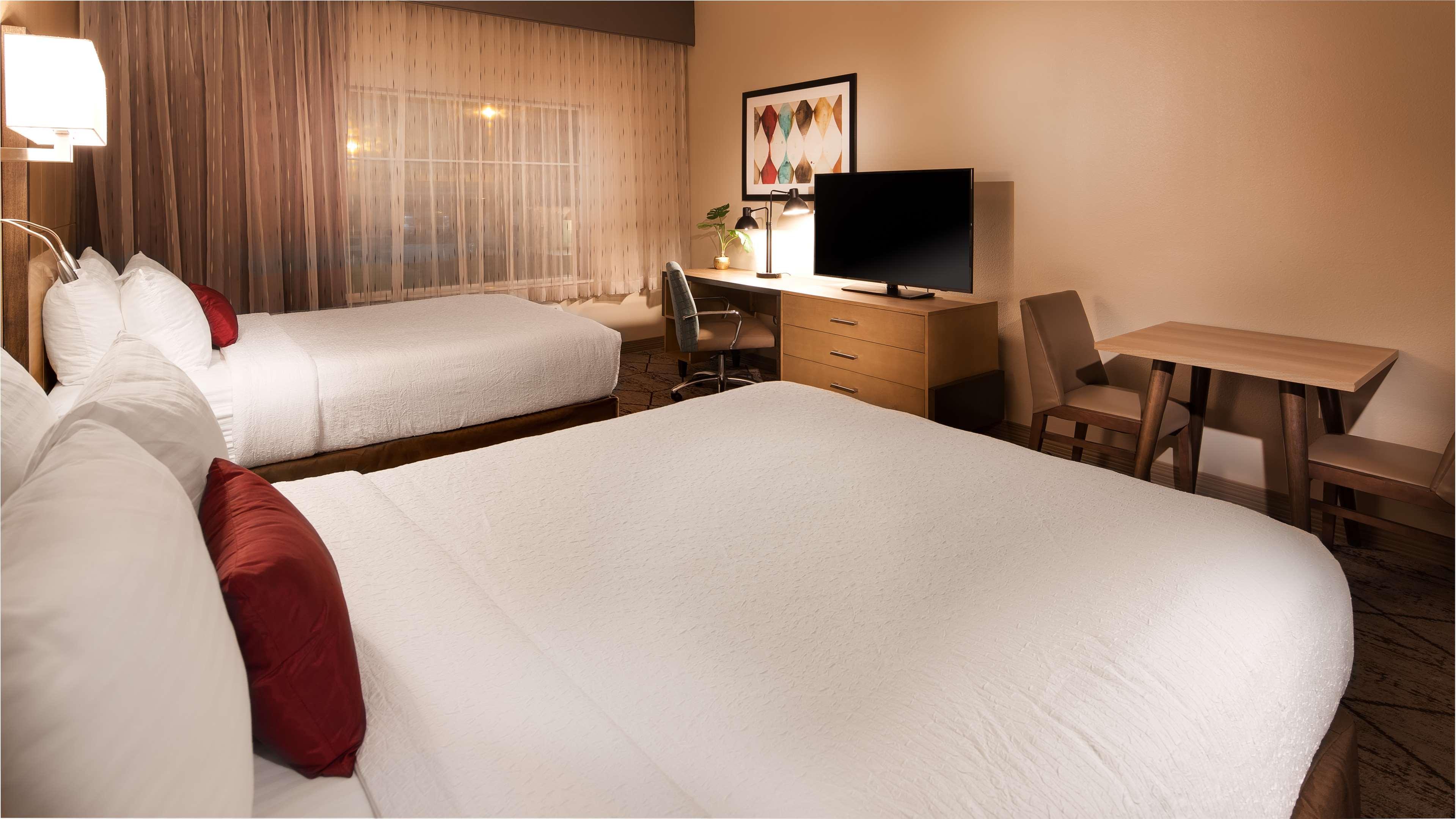 Best Western Plus Pleasanton Hotel Exterior photo